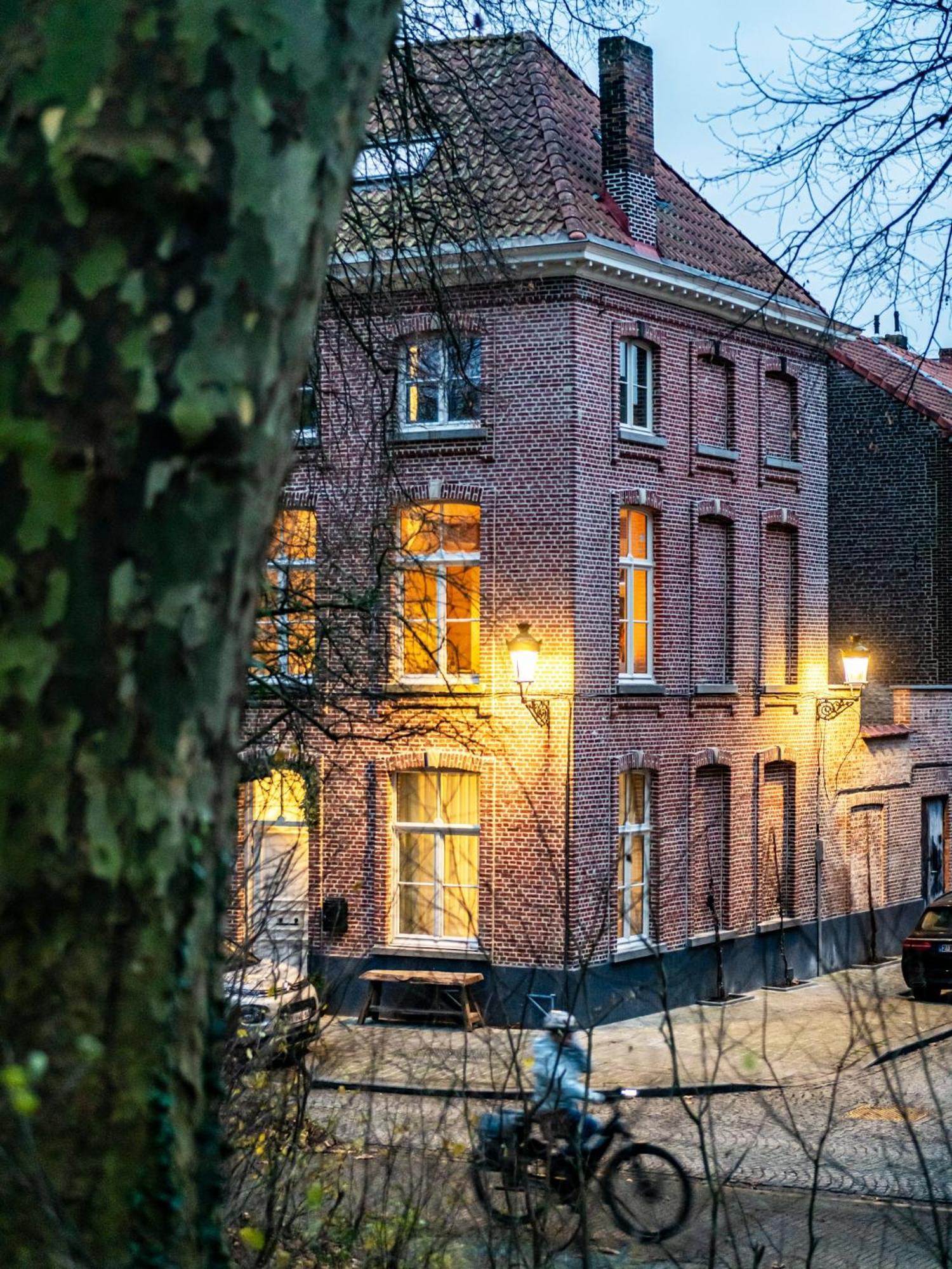 Romantic Escape And Wellness At Miss Tinguett In Bruges Exterior photo